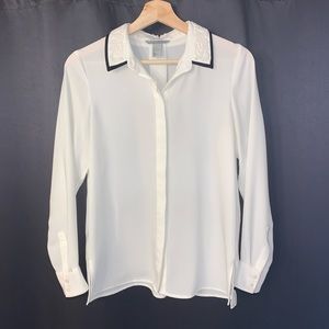 HM BEIGE BLOUSE WITH BLACK TRIM & COLLAR DETAIL